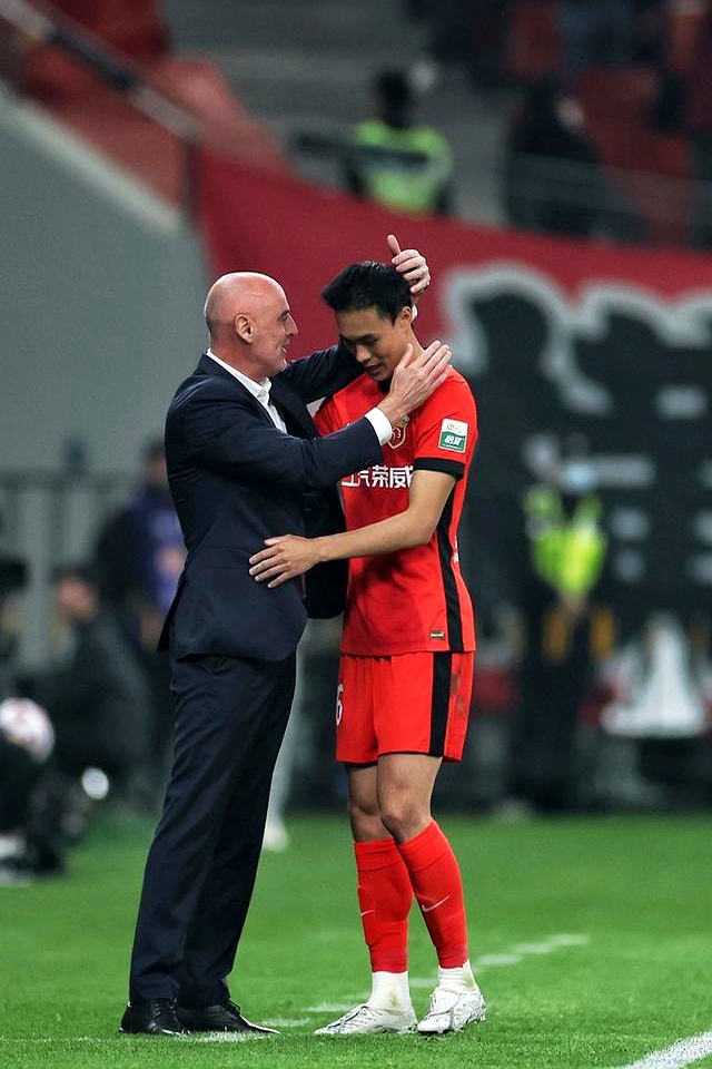 九游体育 -包含上海申花发布备战花絮；加时末段伤情更新；法甲任务艰巨；细节决定成败的词条